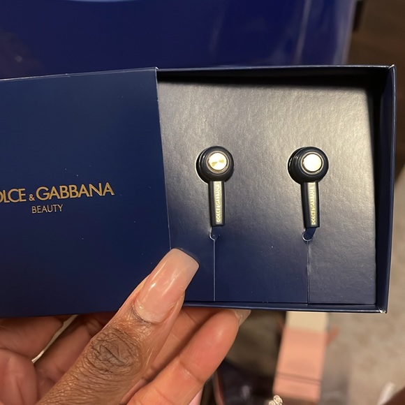 Dolce & Gabbana Earbuds - Picture 2 of 3
